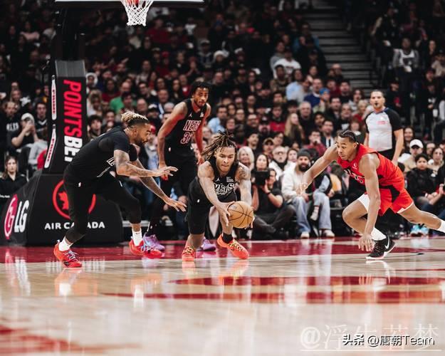 克拉克斯顿22+11难救主，巴恩斯砍15分助猛龙大胜篮网吞五连败