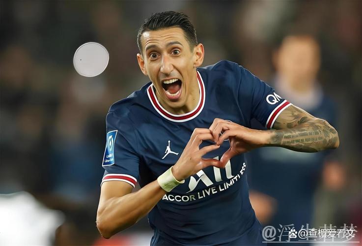 37岁迪马利亚18年后重返首秀:一场比赛三度落泪,四万球迷致敬 37岁迪马利亚18年后重返首秀:一场比赛三度落泪,四万球迷致敬