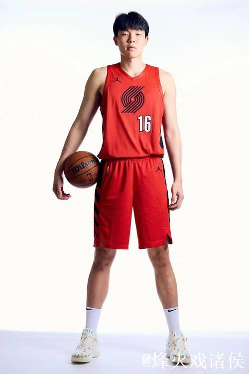 杨瀚森贡献3分3板2助,阿夫迪亚狂砍41分,开拓者1分惊险击败火箭 杨瀚森贡献3分3板2助,阿夫迪亚狂砍41分,开拓者1分惊险击败火箭