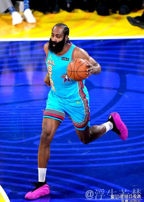 哈登击地妙传 小琼斯腾身上篮成。